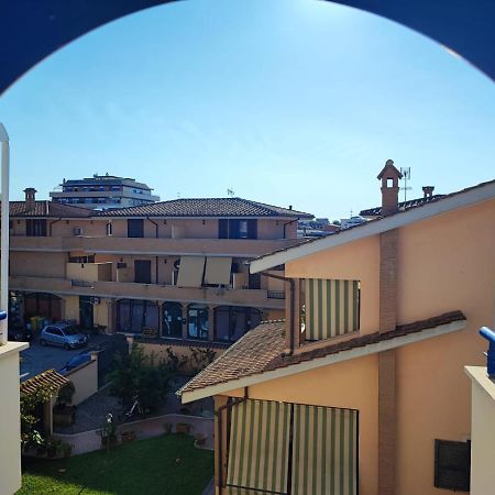 Red Lux Apartment Фиумичино Екстериор снимка