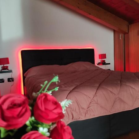 Red Lux Apartment Фиумичино Екстериор снимка
