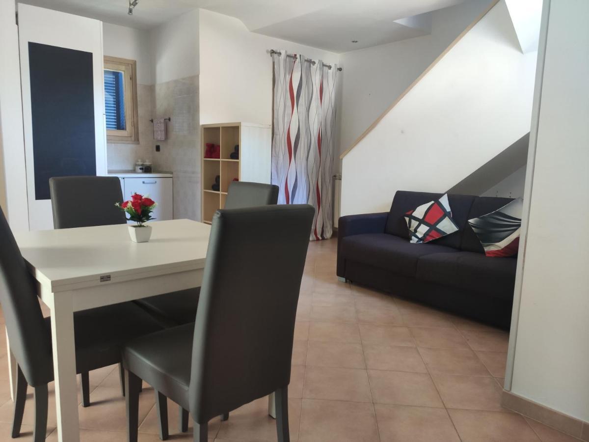 Red Lux Apartment Фиумичино Екстериор снимка