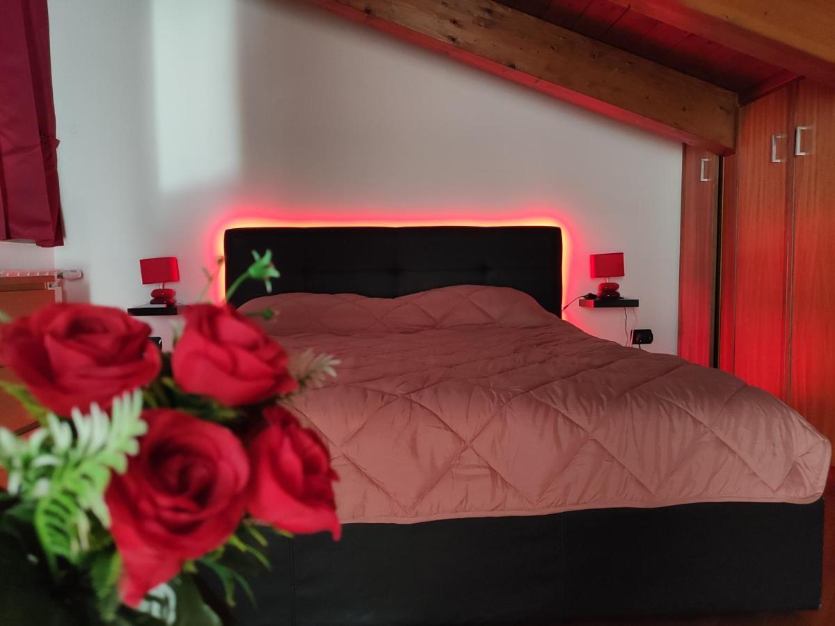 Red Lux Apartment Фиумичино Екстериор снимка